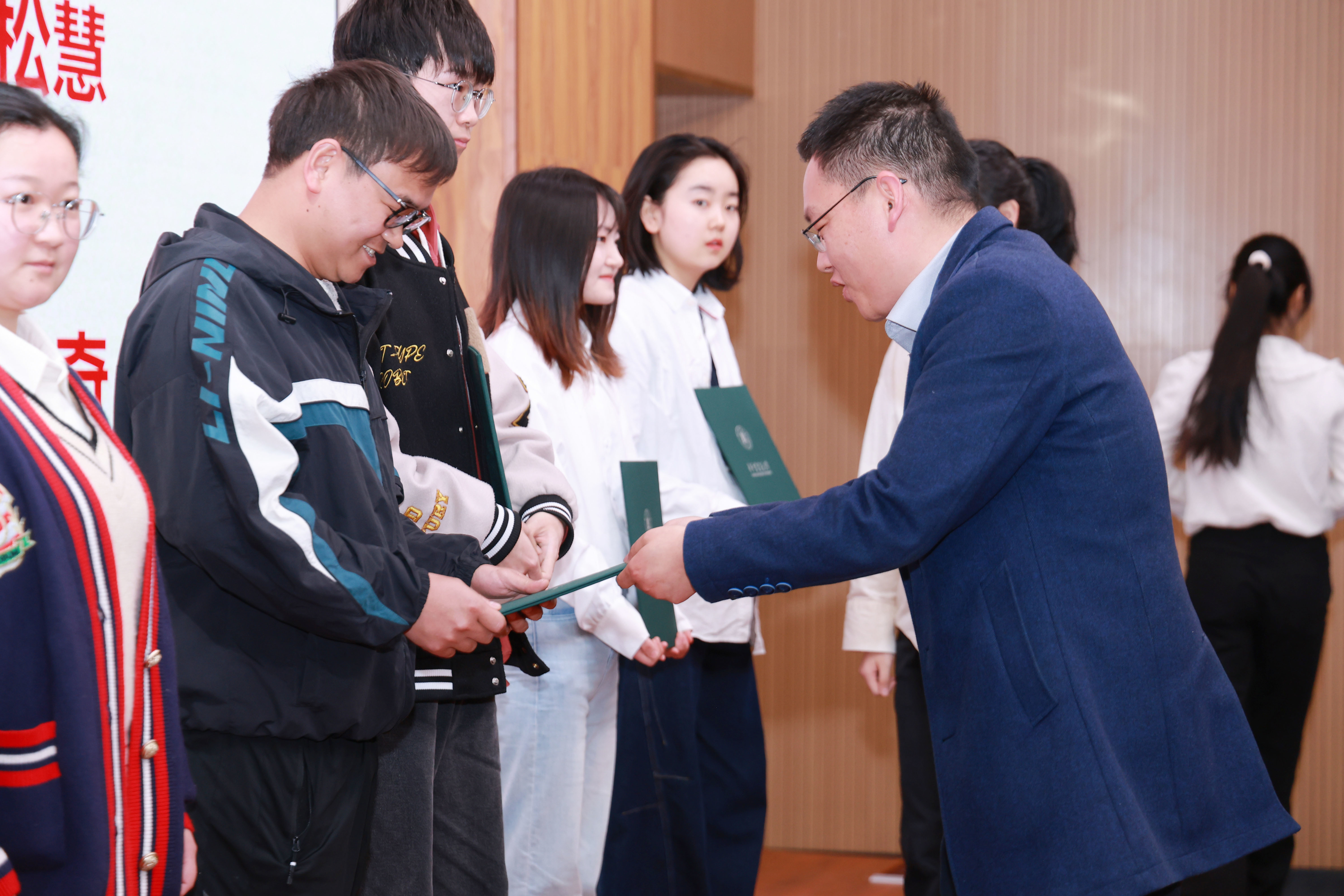 J9国际备用站登录入口天行健奖学金颁奖特辑 | 以科技守护碧水，育青年创新未来